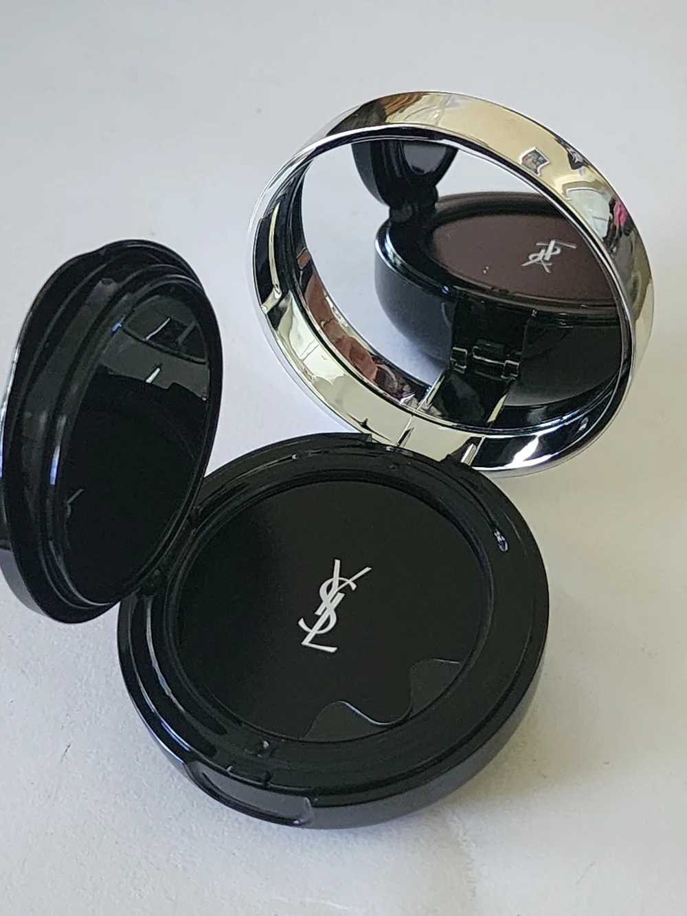 Yves Saint Laurent yves saint